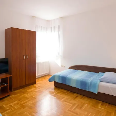 With Parking Space - Diklo, - 5887 Appartement *