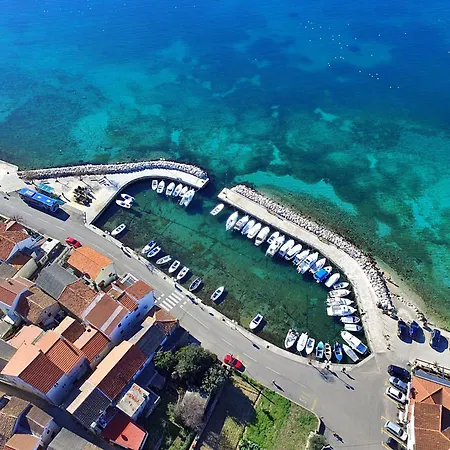 With Parking Space - Diklo, - 5887 Zadar